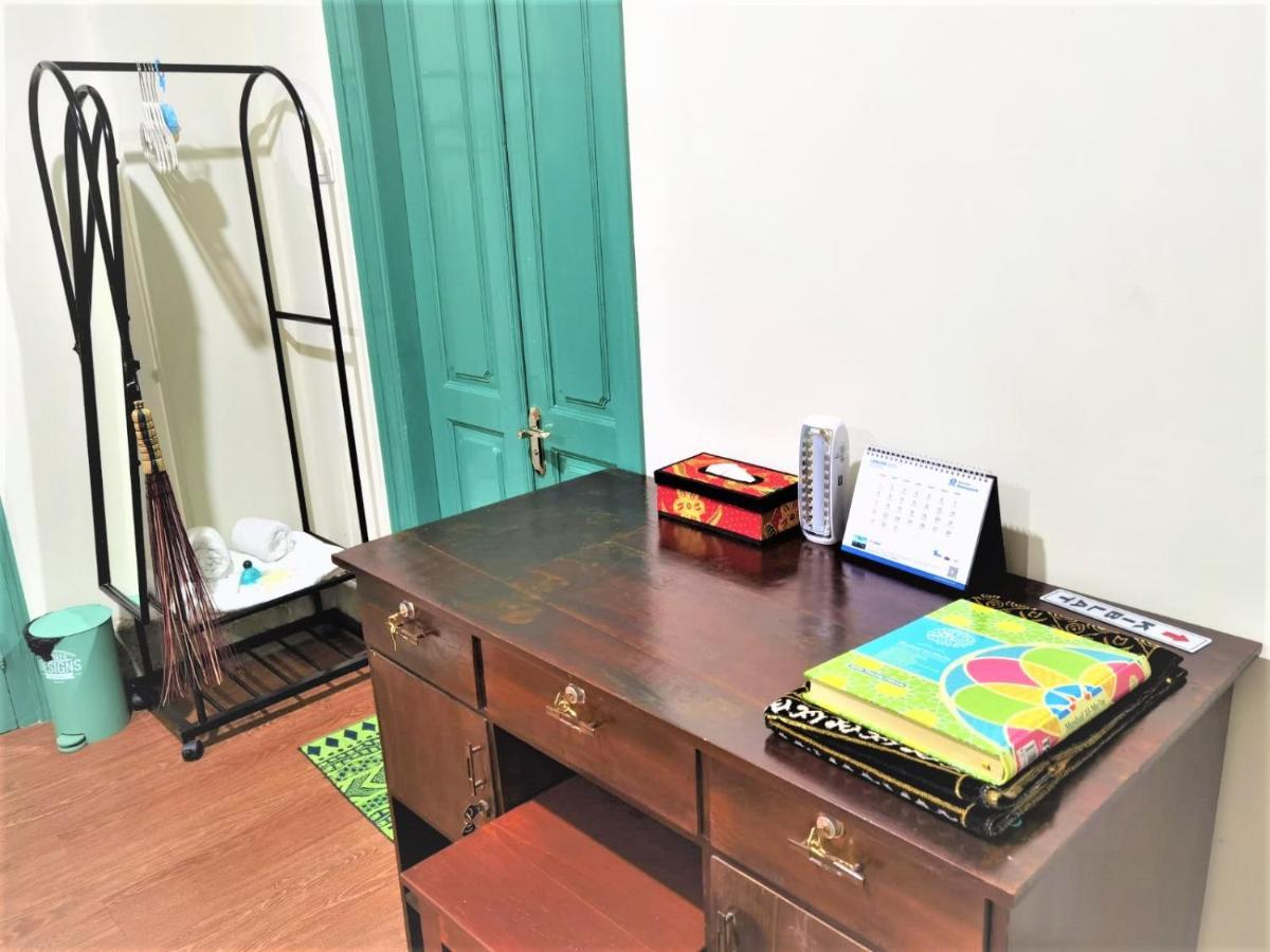 Ndalem Kinasih Homestay Syariah Solo Extérieur photo